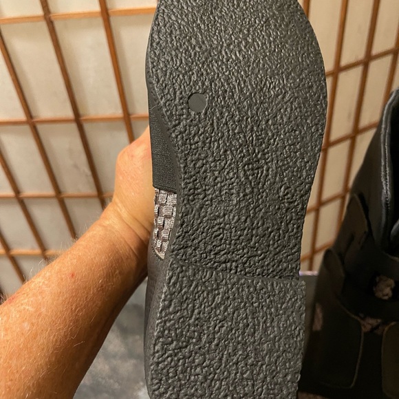 bernie mev. Black and Taupe Woven Toe Ankle Booties - Picture 3 of 4